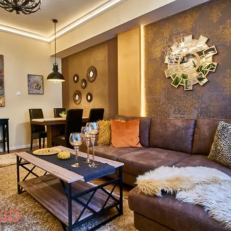 R7 Design - Hostaid * بودابست