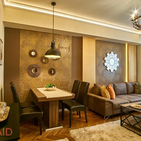 R7 Design - Hostaid * Budapeşte