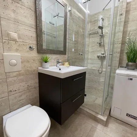 R7 Design - Hostaid * Boedapest