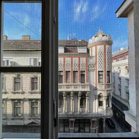 R7 Design - Hostaid *